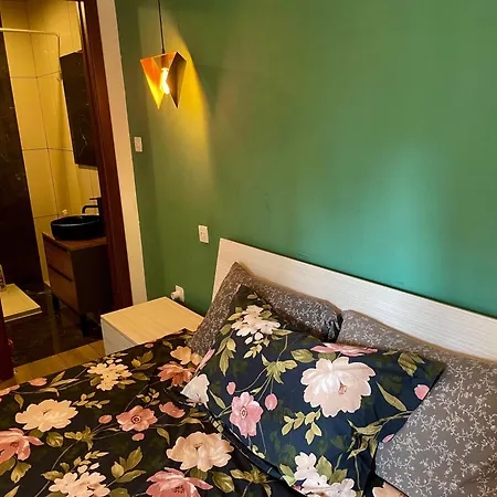Airport Accommodation Deluxe Bedroom And Private Bathroom Near Airport Self Check In And Self Check Out Mqabba Exterior photo