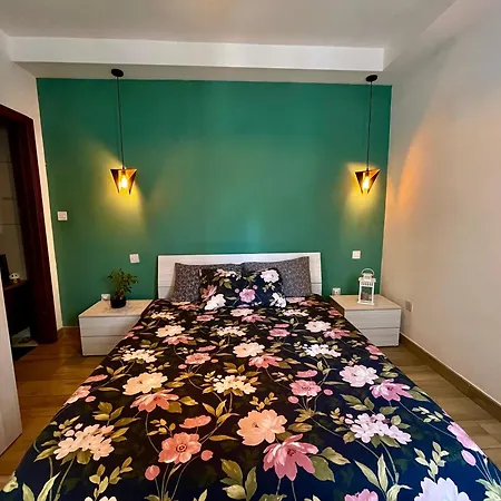 Airport Accommodation Deluxe Bedroom And Private Bathroom Near Airport Self Check In And Self Check Out Mqabba Exterior photo