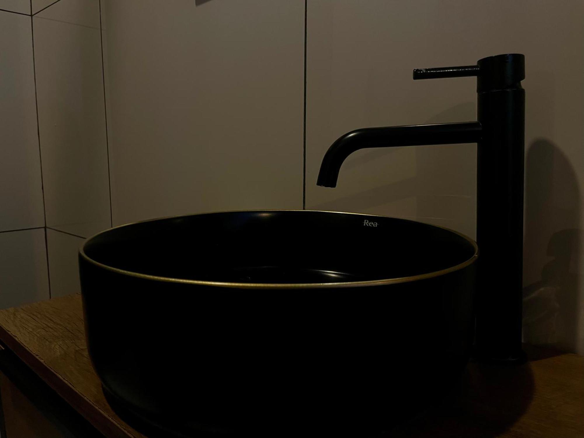Airport Deluxe Bedroom And Private Bathroom Near Airport Self Check In And Self Check Out Accommodatie bij particulieren *