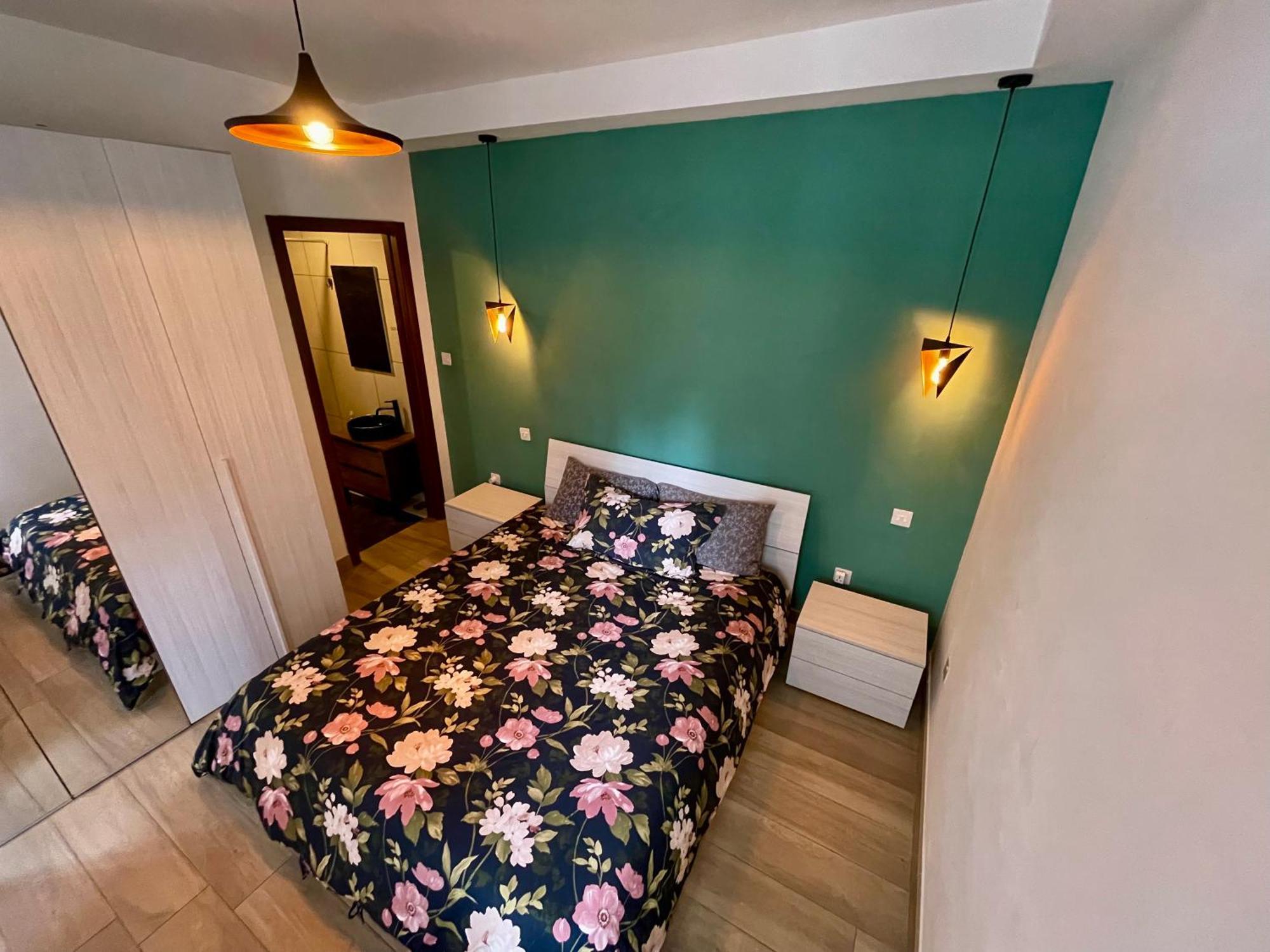 Airport Deluxe: Self-service Comfort Near Terminals Homestay *