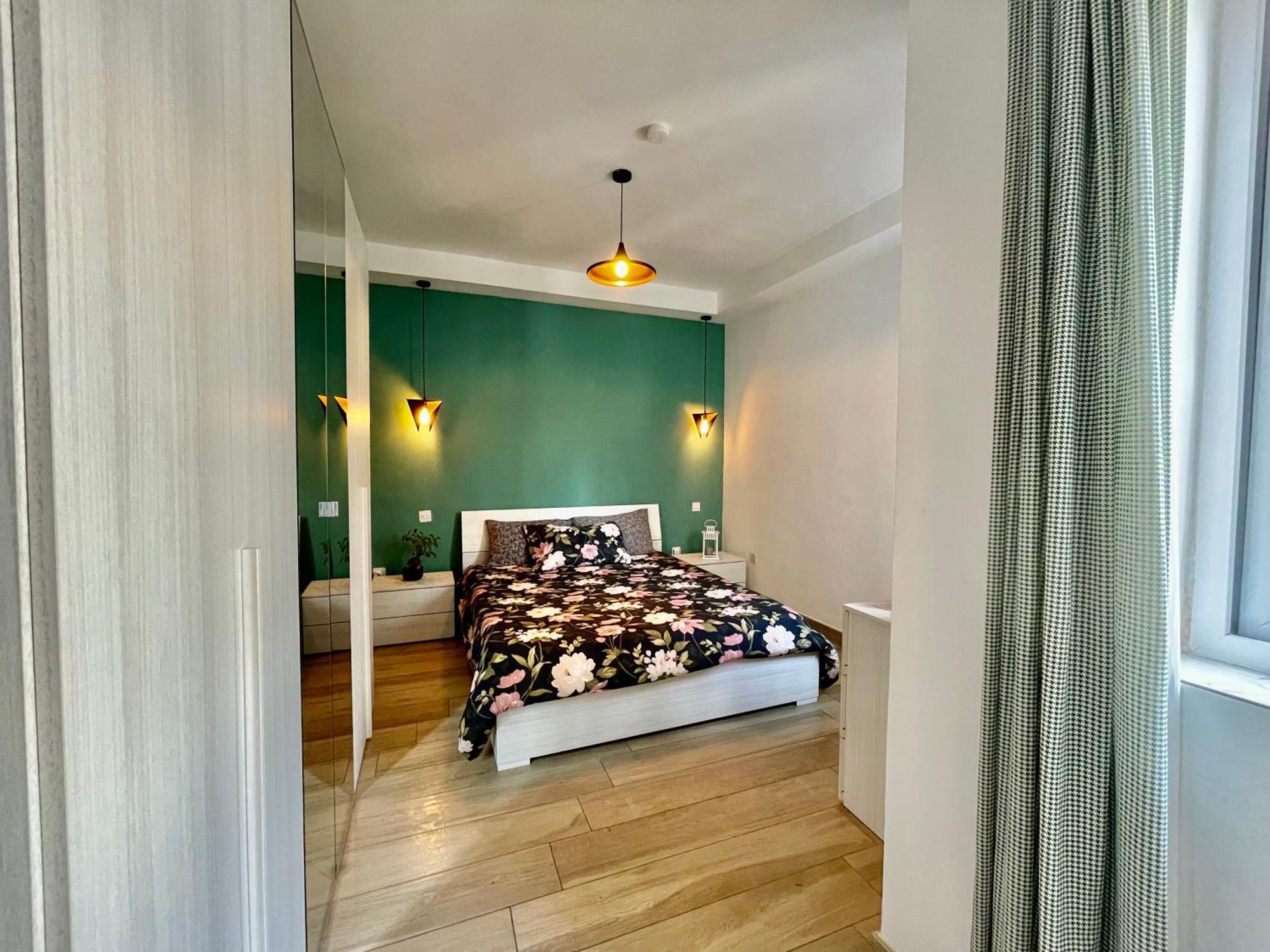 Airport Deluxe Bedroom And Private Bathroom Near Airport Self Check In And Self Check Out Accommodatie bij particulieren *